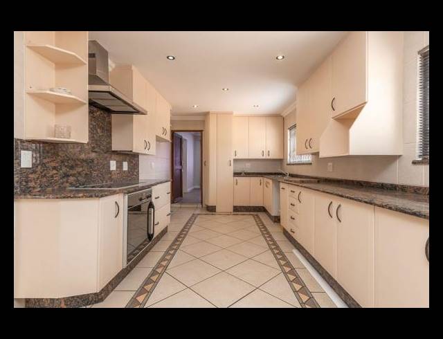 4 BEDROOM HOUSE FOR SALE IN BASSONIA